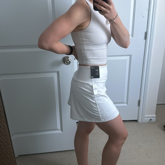 Gap White Golf or Tennis Skirt - Picture 2 of 6